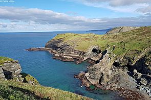 Blick auf die "Merlin's Cave"