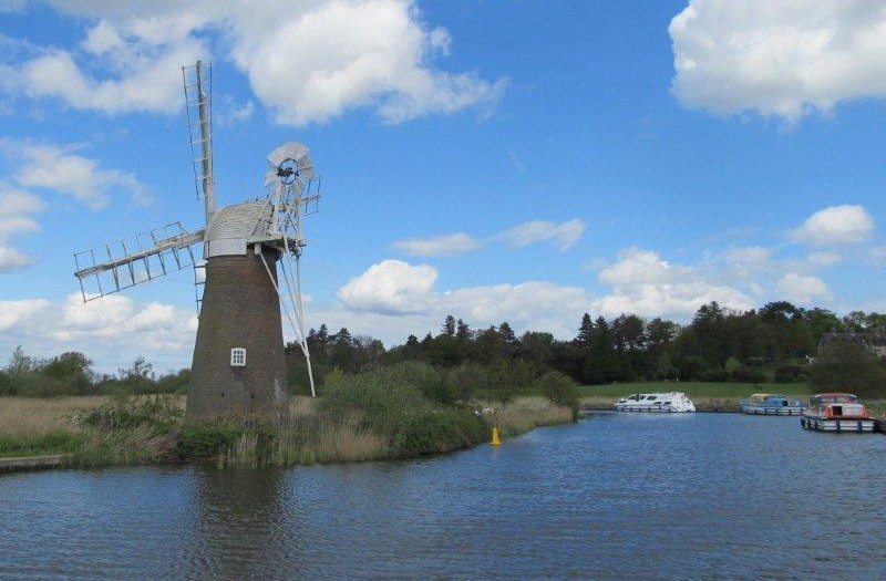 Norfolk-Logbuch, Eintrag 6: Windmühlen und Transportsegler