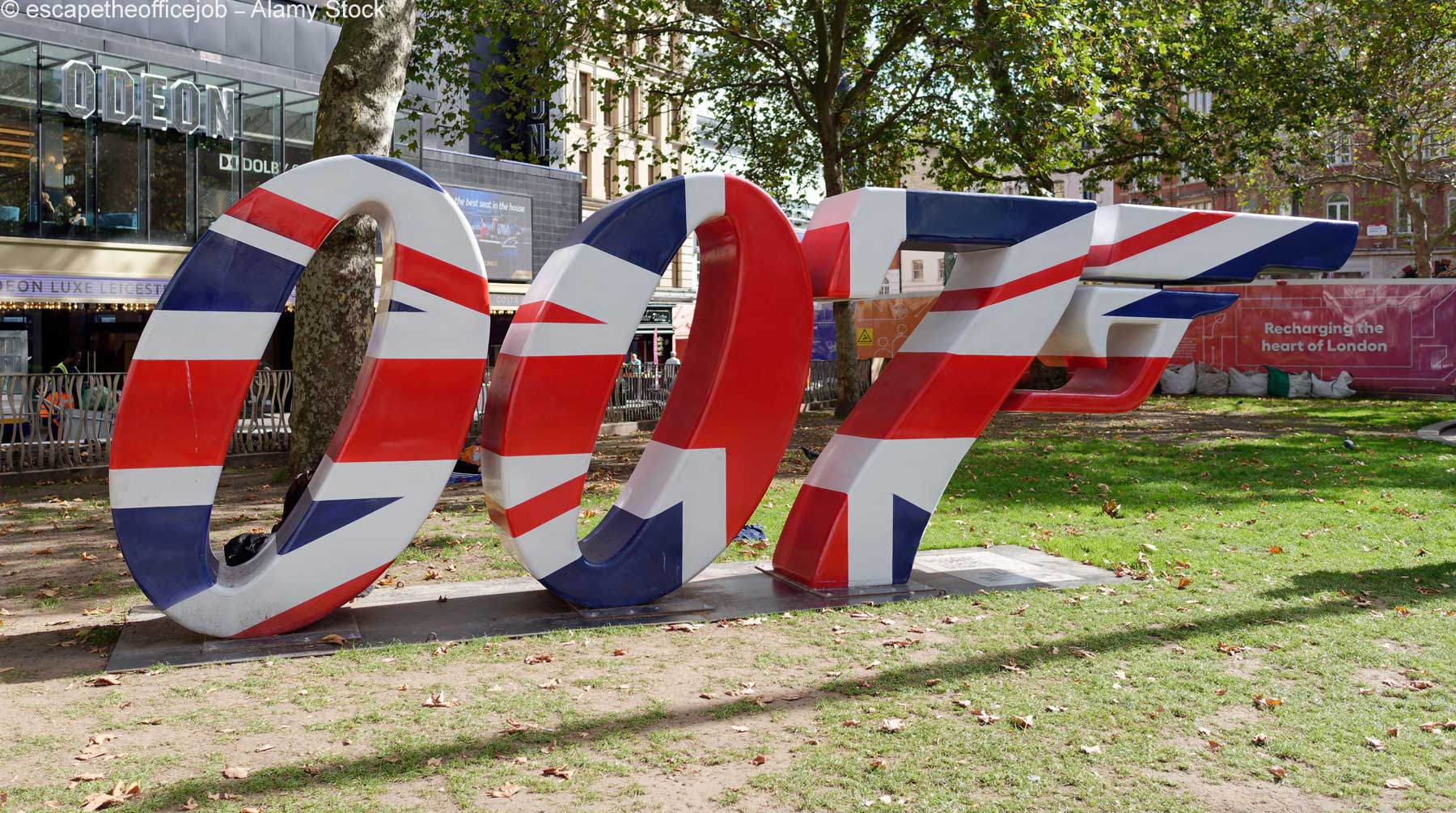 Großer 007-Schriftzug in Anlehnung an die britische Flagge, den Union Jack Großer 007-Schriftzug in Anlehnung an die britische Flagge, den Union Jack